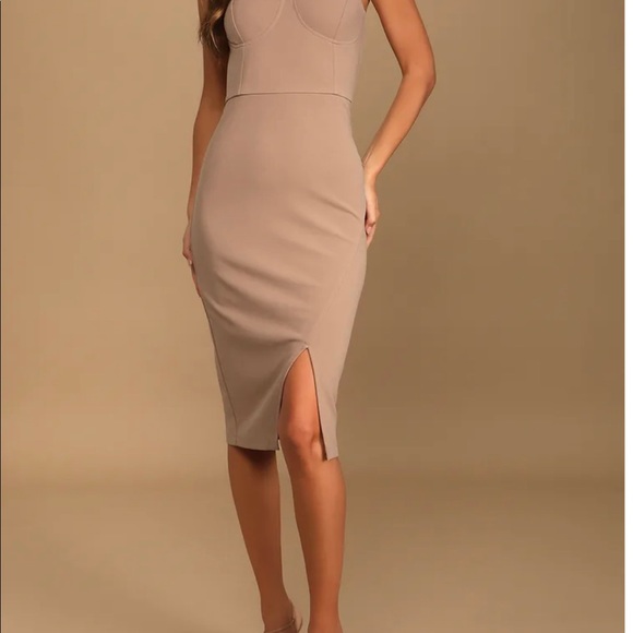 Dress - Picture 5 of 5